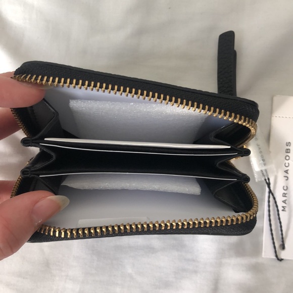 Marc Jacob’s Wallet - Picture 3 of 4